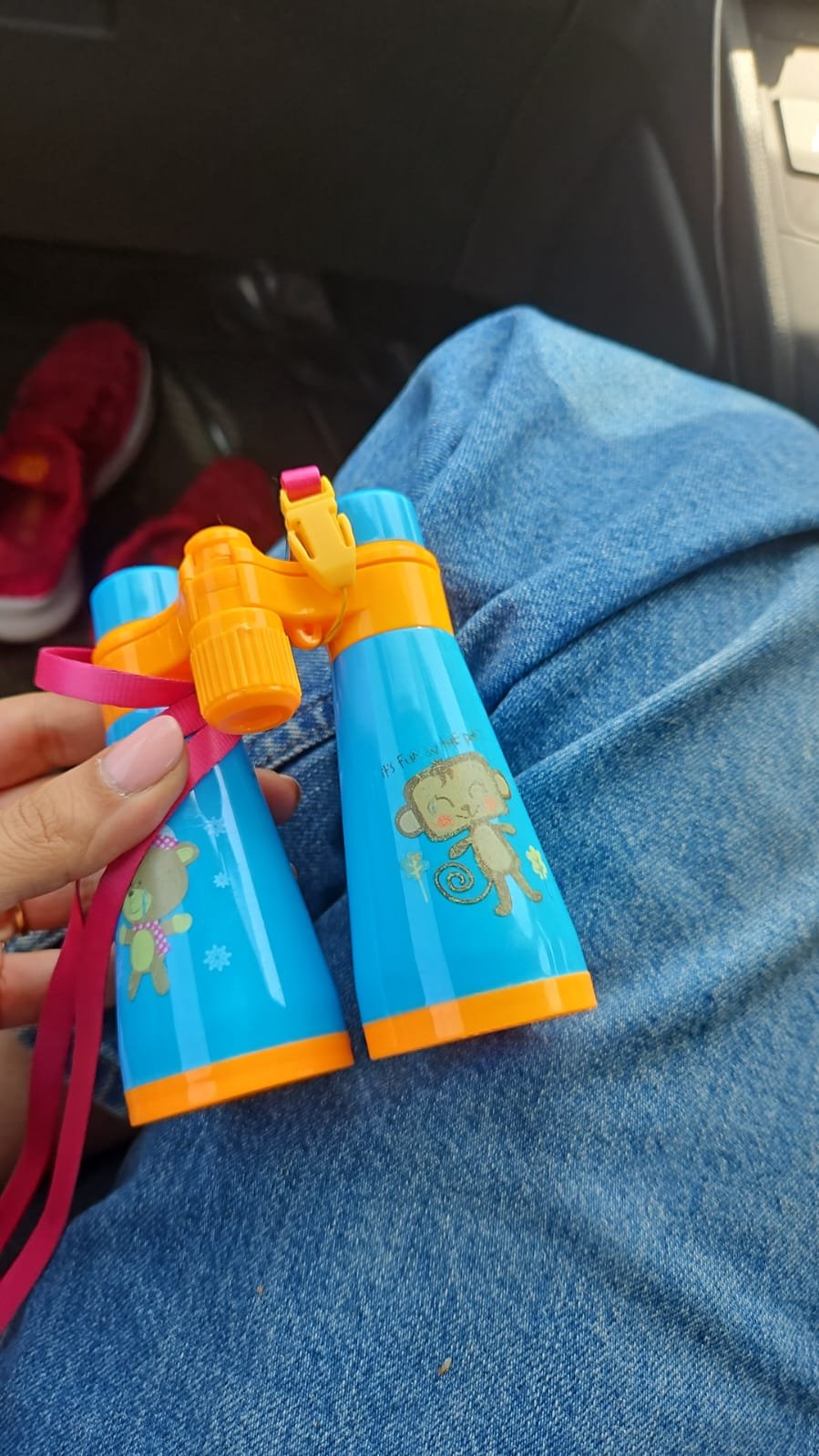 Toy binoculars